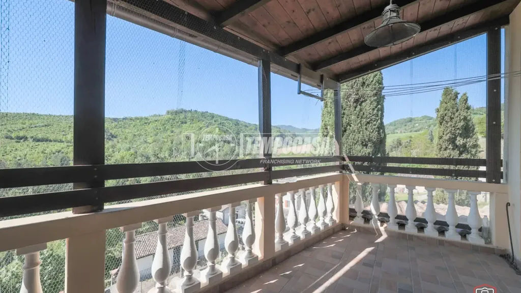 Rõdu - Independent House with Panoramic View in Predappio