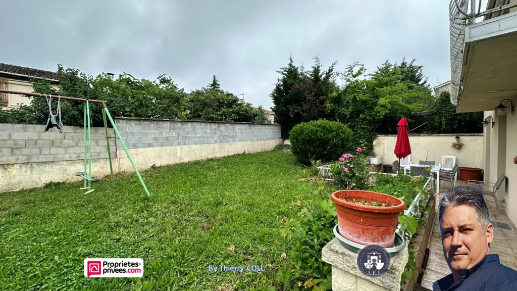 Giardino - House with Garden in Saint-Fons