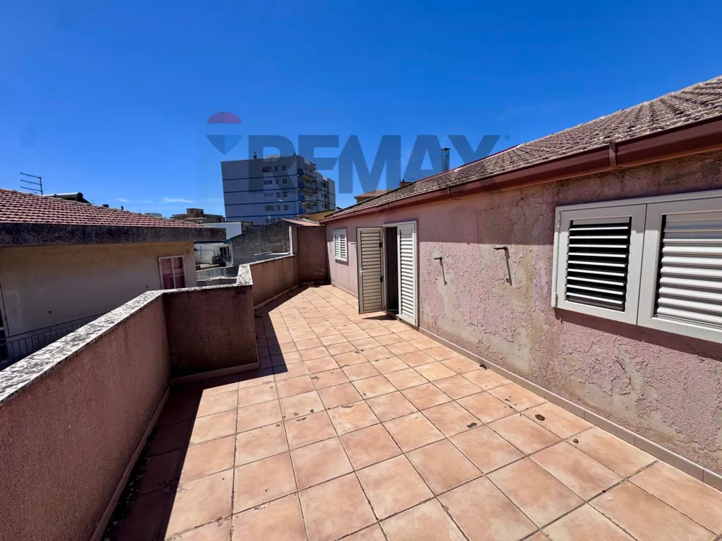 Terrasse - Spacious Apartment with Balcony in Ragusa