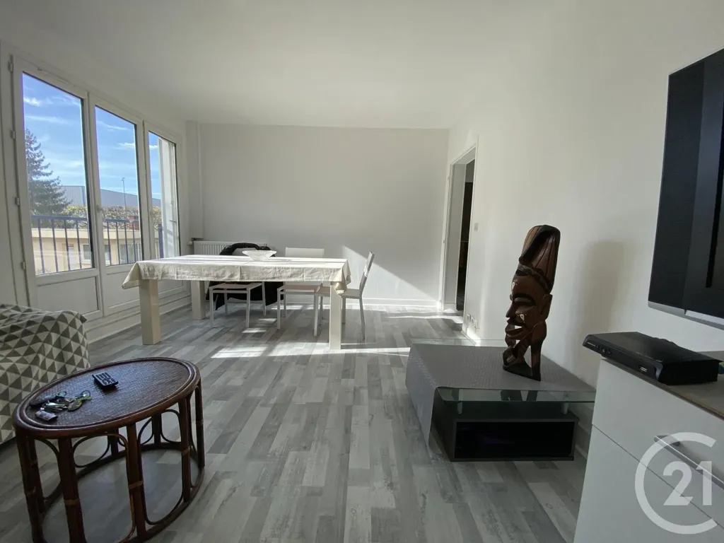 Elutuba - T2 Flat with Parking in Lucé