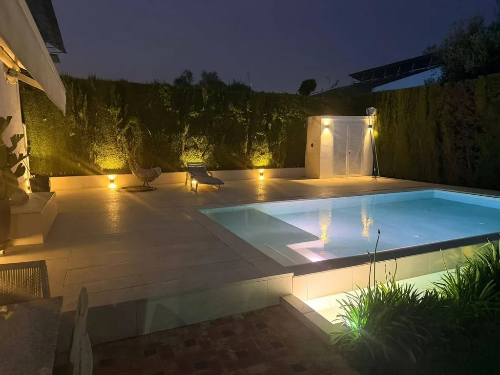 Piscine - Chalet with Infinity Pool in Espartinas