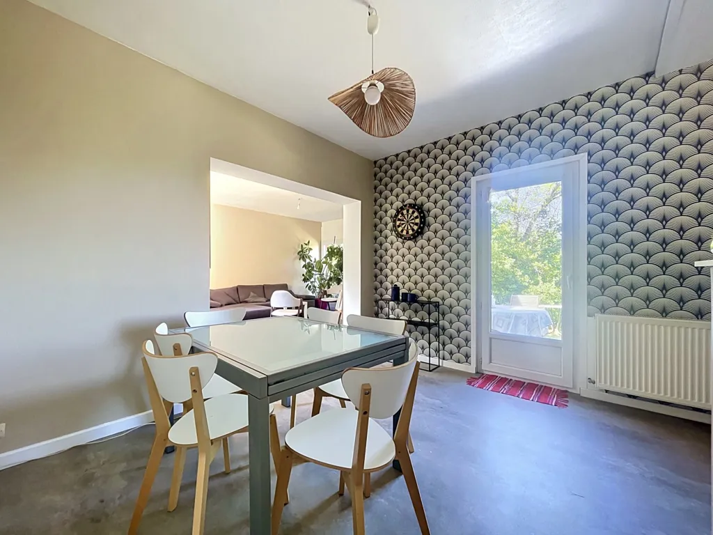 Söögituba - Charming Bungalow with Pool in Châtel-Guyon