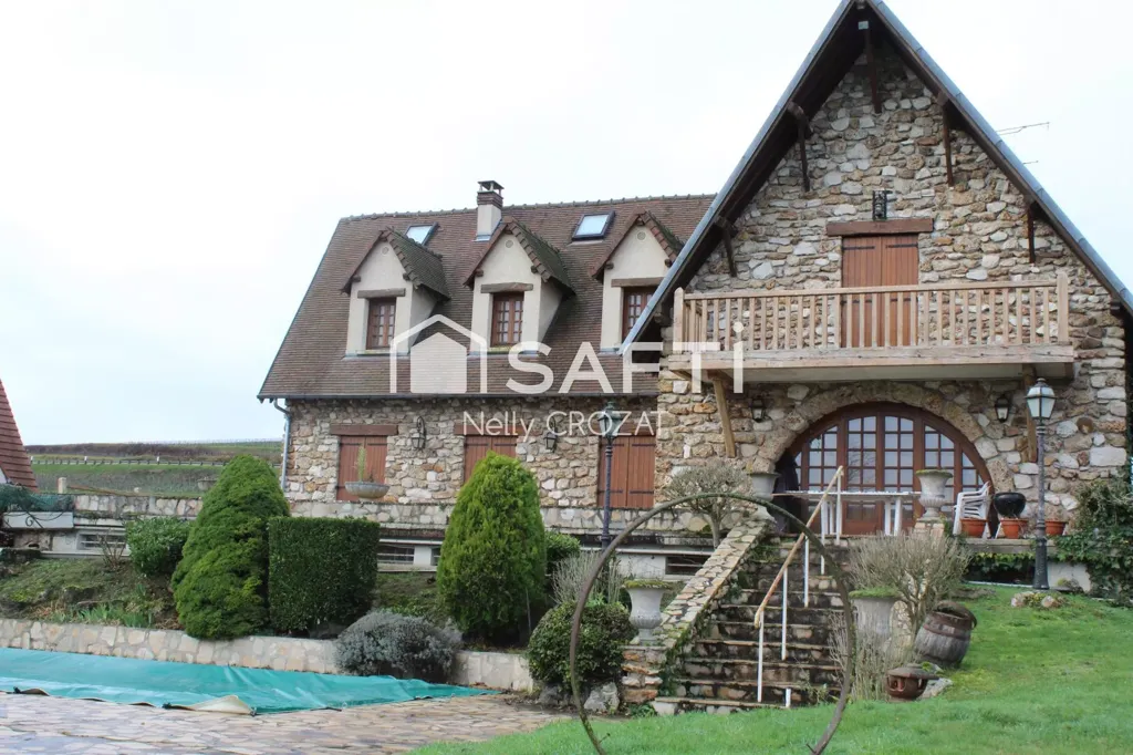 Esterno - Stone House with Pool and Garden in Château-Thierry