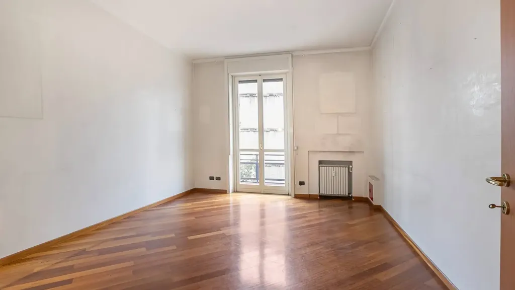 Pièces - Appartement 5 pièces à IT