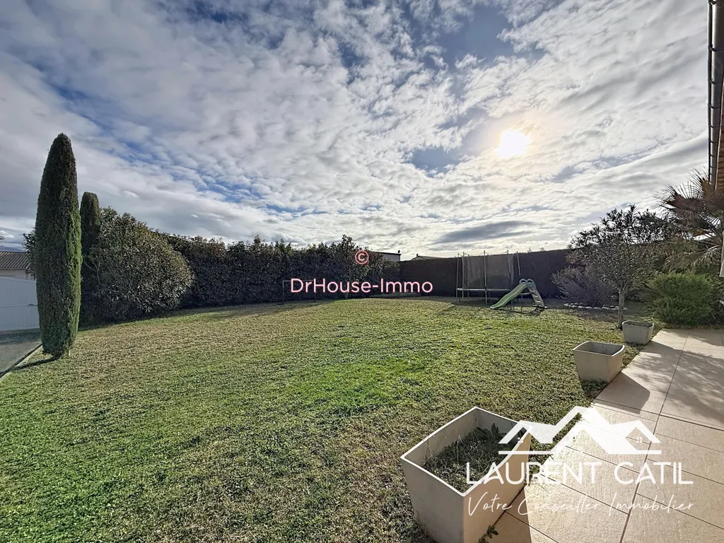 Aed - Contemporary Flat-Plan House with Garden in Mours-Saint-Eusebe