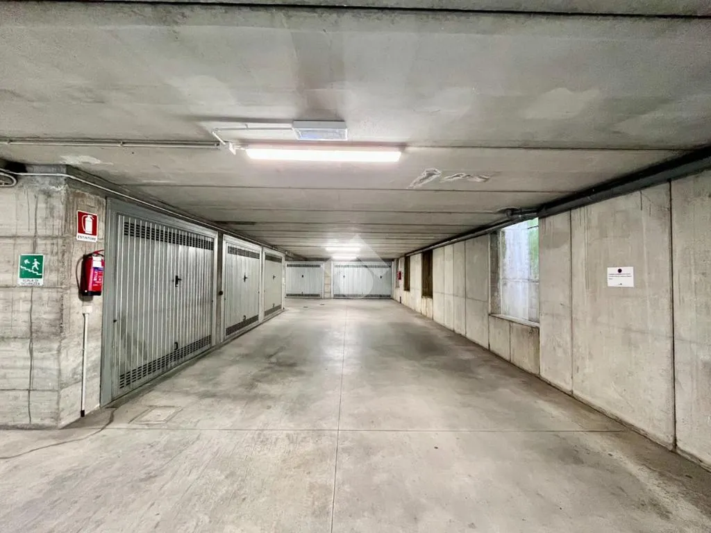 Garage - Trilocale with Terrace in Adro
