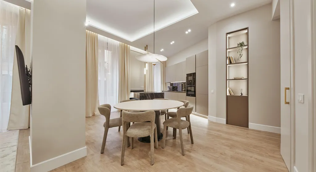 Söögituba - Transforming Flat with Balconies in Madrid