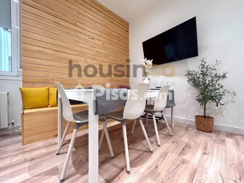 Sala da pranzo - Modernised Flat with Patio View in Salamanca
