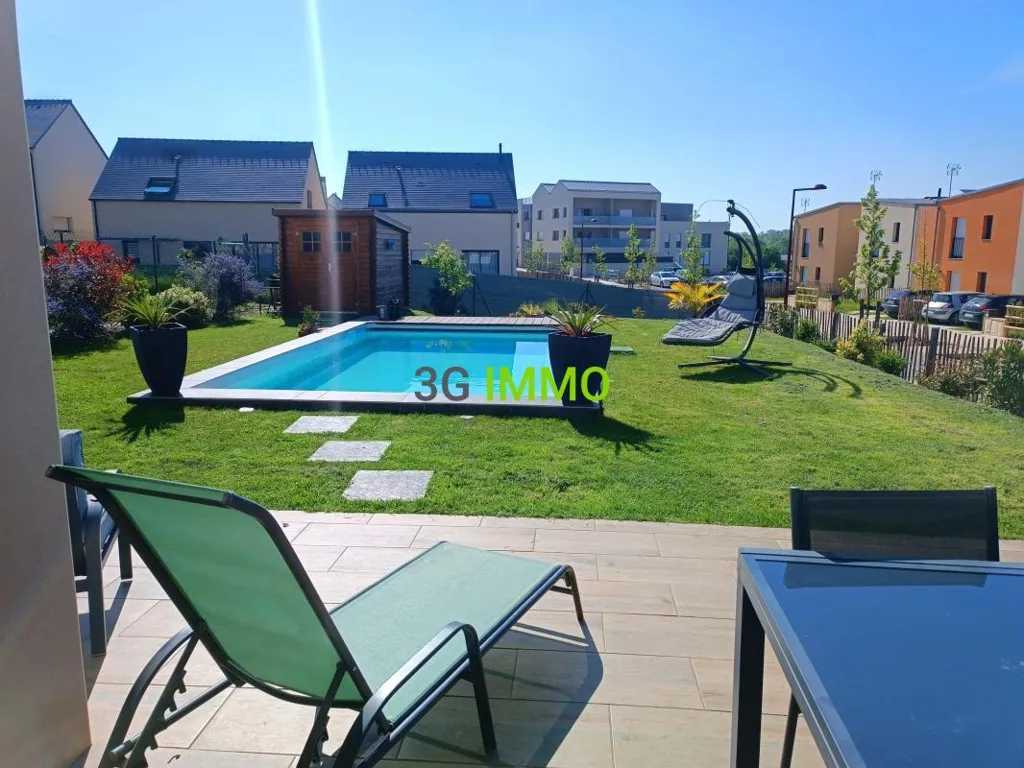Piscine - Maison Contemporaine avec Piscine à Romillé