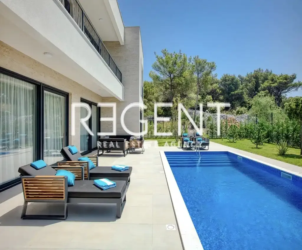 Bassein - New Villa with Pool near Sibenik