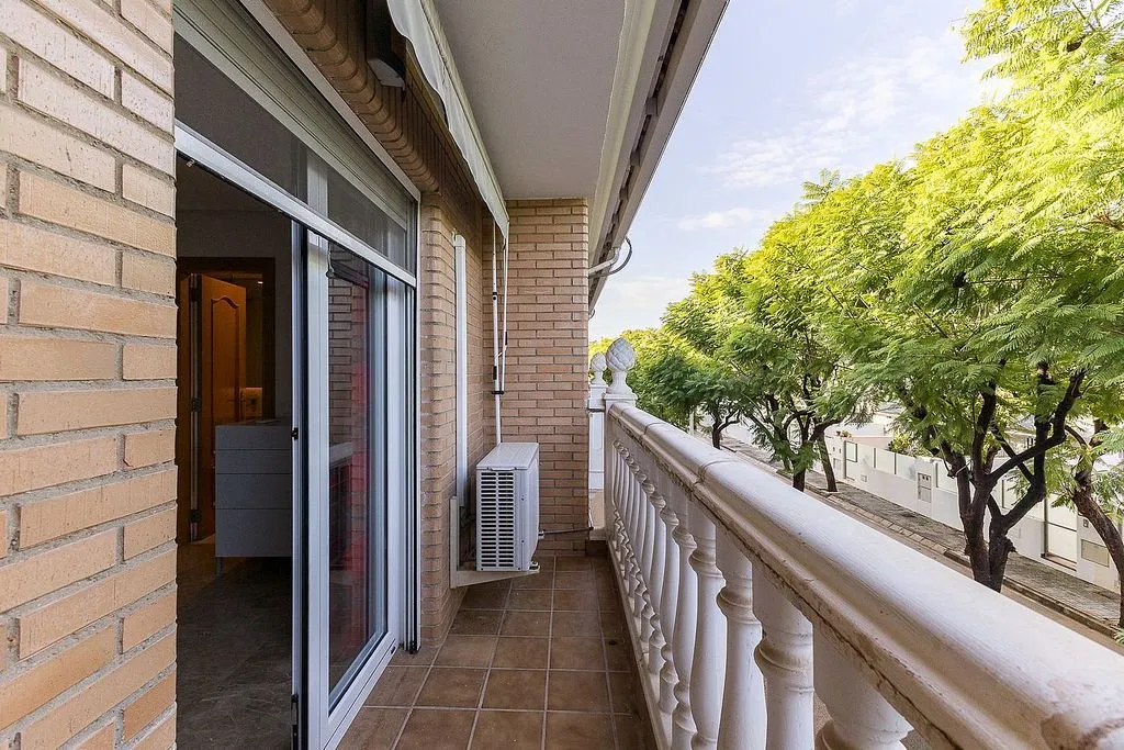 Balcon - Terraced Semi-Detached House in Picanya