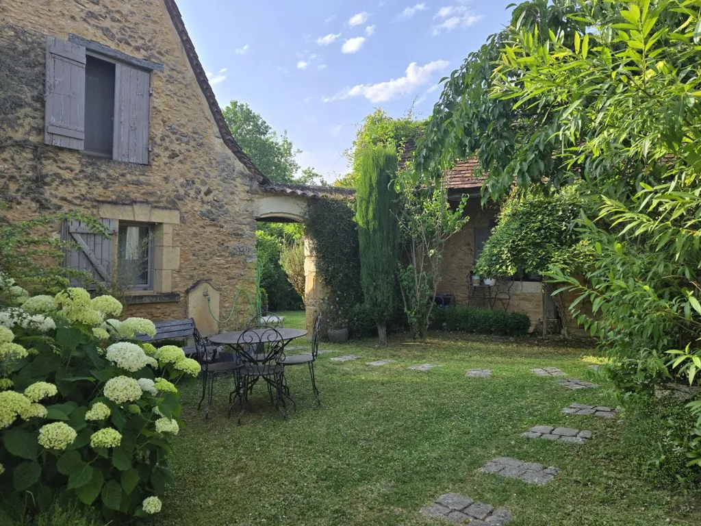 Jardin - Propriété de Charme avec Jardin à Proximité du Périgord Noir