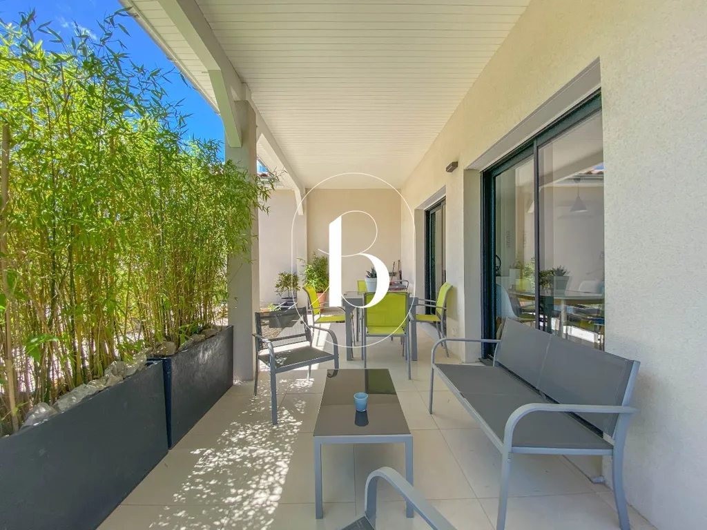 Terrasse - Villa avec Piscine et Jardin à 25mn d'Uzès
