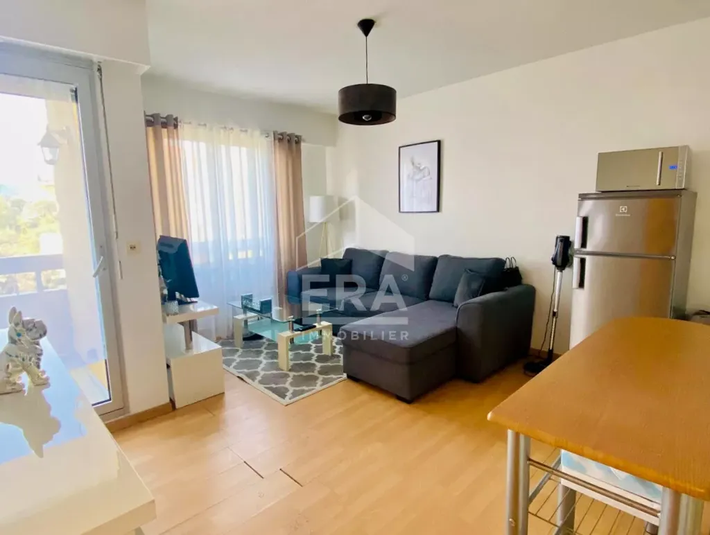 Elutuba - Studio with Balcony on Nice's Corniche Fleurie