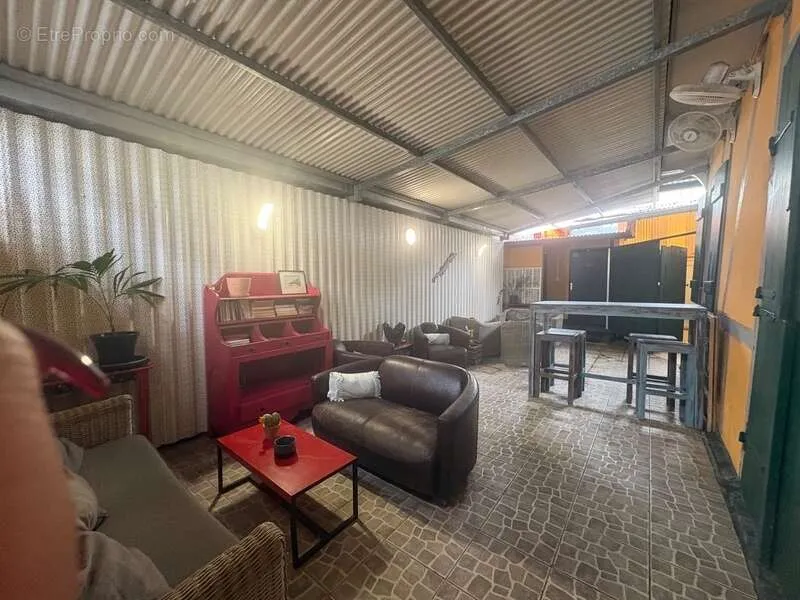 Séjour - Maison Créole avec Jardin au Centre de Cayenne