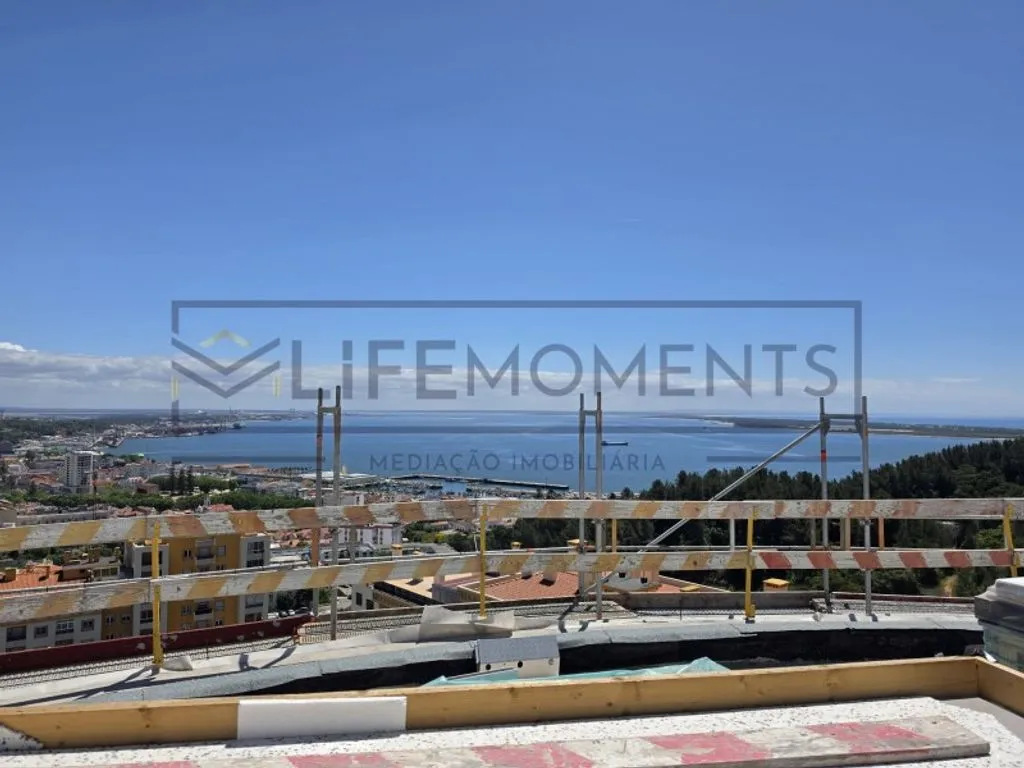 Terrazza - Luxury Flat with Rooftop Bar in Setúbal