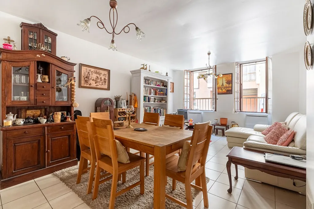 Salle à manger - Appartement Atypique sur 2 Niveaux à Paris 15