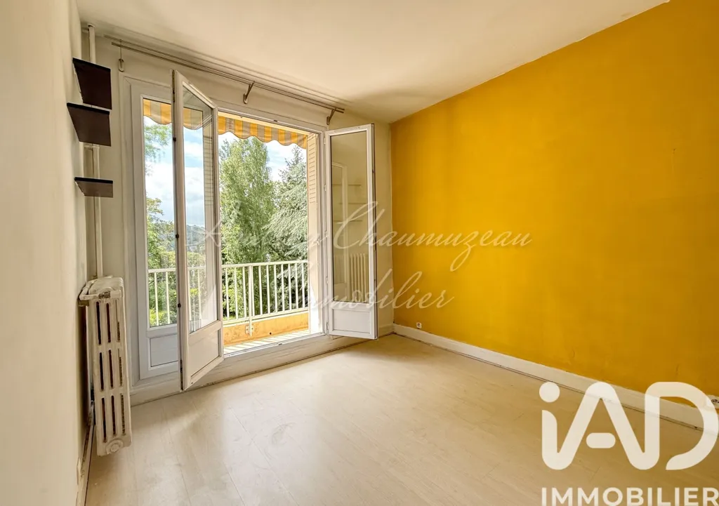 Rõdu - 4-Piece Flat with South-Facing Balcony in Orsay