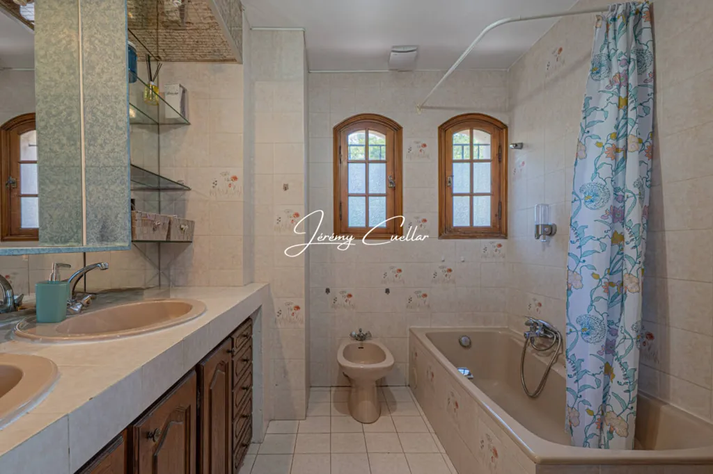 Salles de bain - Duplex avec Terrasse Panoramique à Saint-Laurent-du-Var