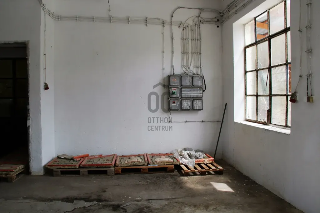 Buanderie - Commercial Space with Utilities in Keszthely