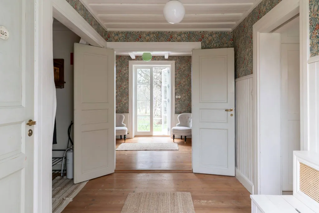 Entrée - Historic Villa with Modern Features in Strömbäck