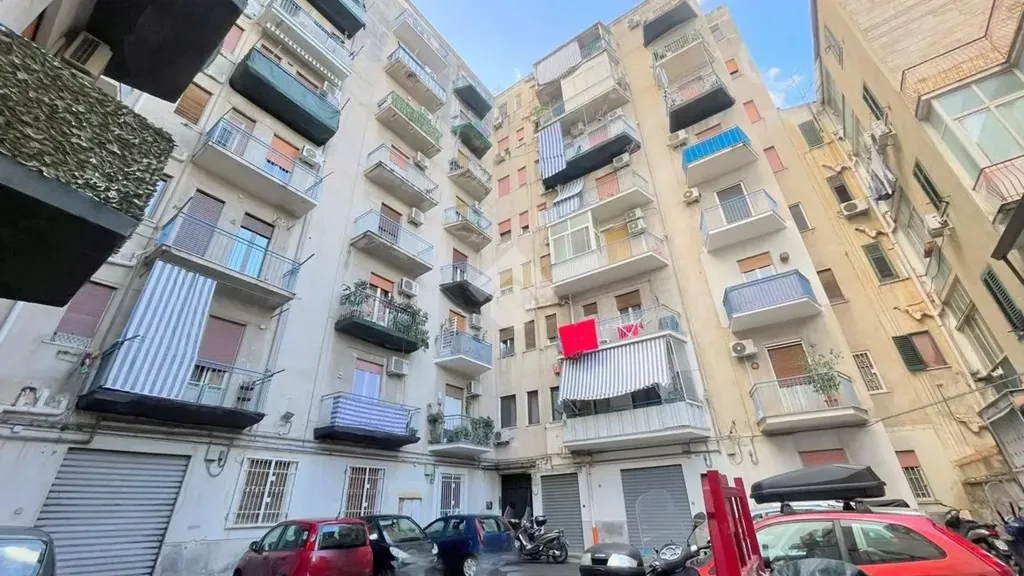 Välivaade - Three-Bedroom Flat with Balcony in Palermo