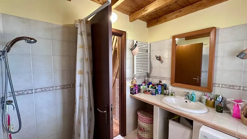 Salles de bain - Independent House with Panoramic View in Carapelle Calvisio