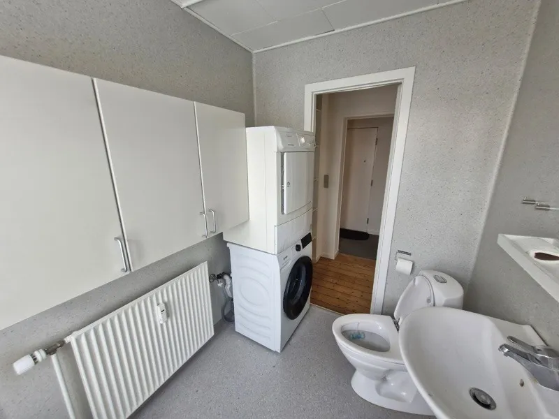 Bagni - Three-Room Apartment in Central Kolding