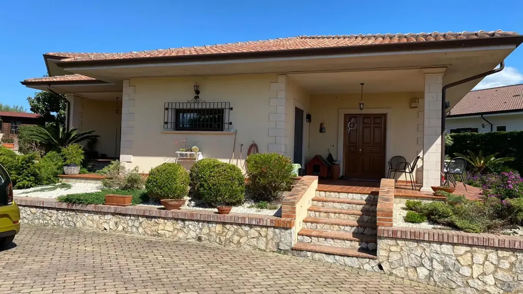 Extérieur - Rustic Villa with Garden in Lattarico