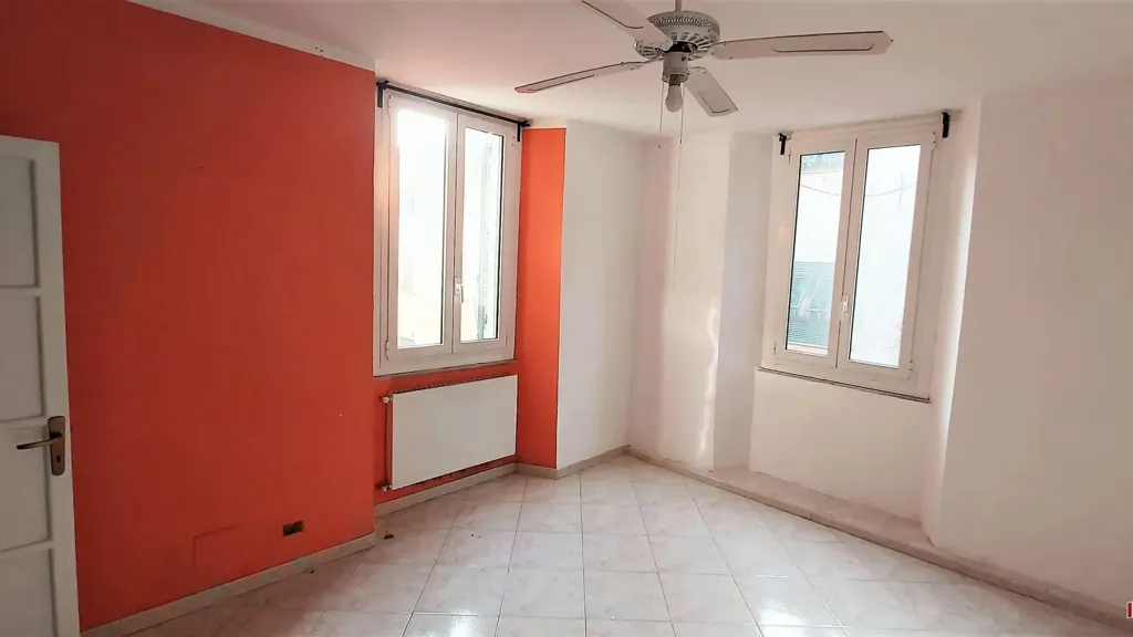 Toad - Spacious Apartment with Central Location in Campomorone