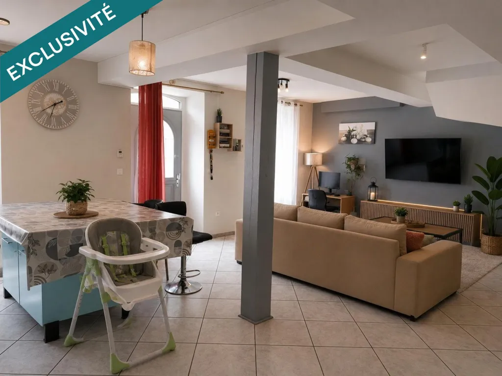 Soggiorno - 5-Piece Apartment with Balcony in Barran