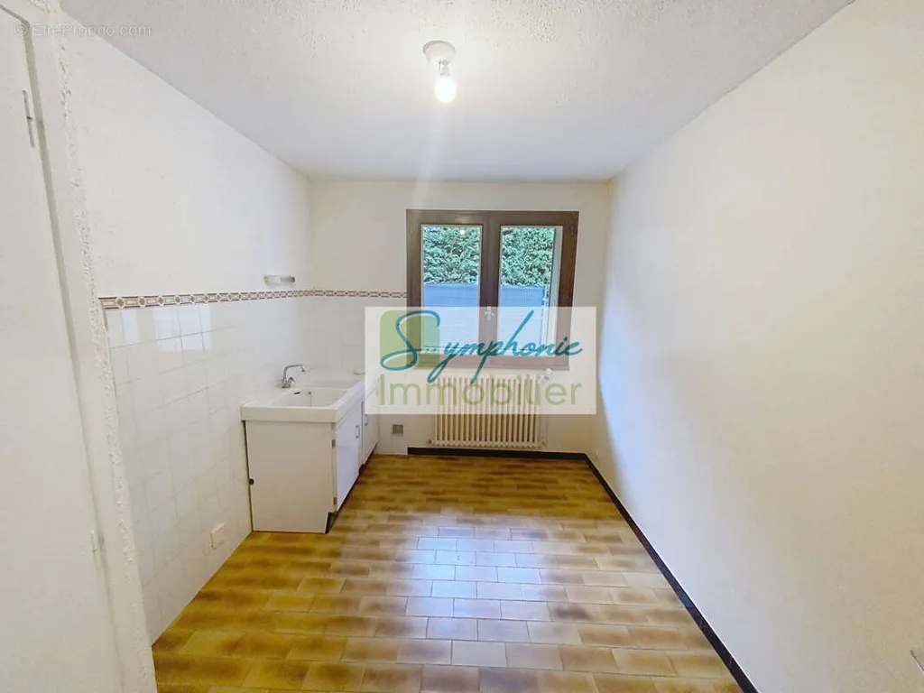 Vannitoad - Spacious T2 with Private Parking in La Ravoire