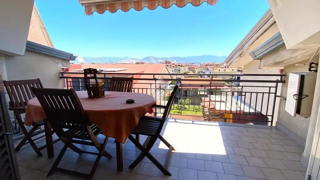 Balcone - Appartamento con terrazzo in parco ad Acerra