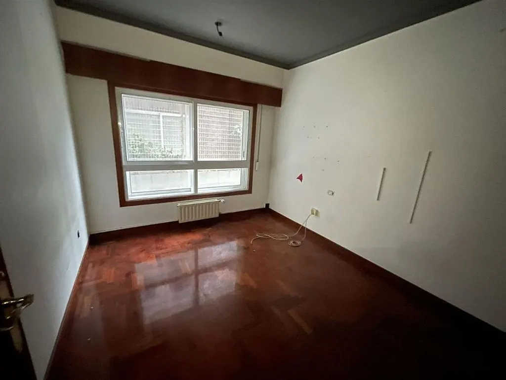 Pièces - Apartment with Large Windows in Vigo