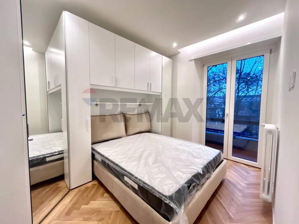 Magamistoad - Rearfitted Flat with Balcony in Isola, Milan