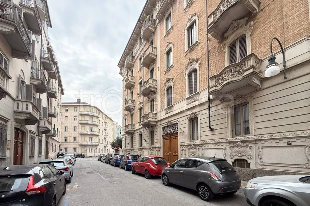 Exterior - Liberty Style Apartment with Bow Window in Turin
