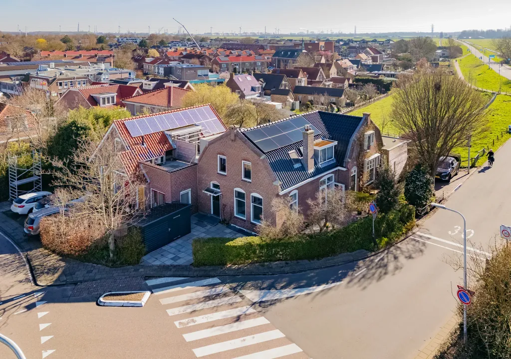 Vue aérienne - Sustainable Dijkwoning with Sluice View in Spaarndam