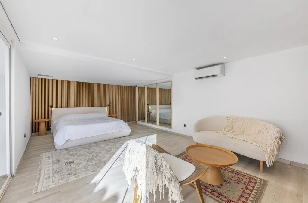 Chambres - Refurbished Villa with Sea Views in La Duquesa