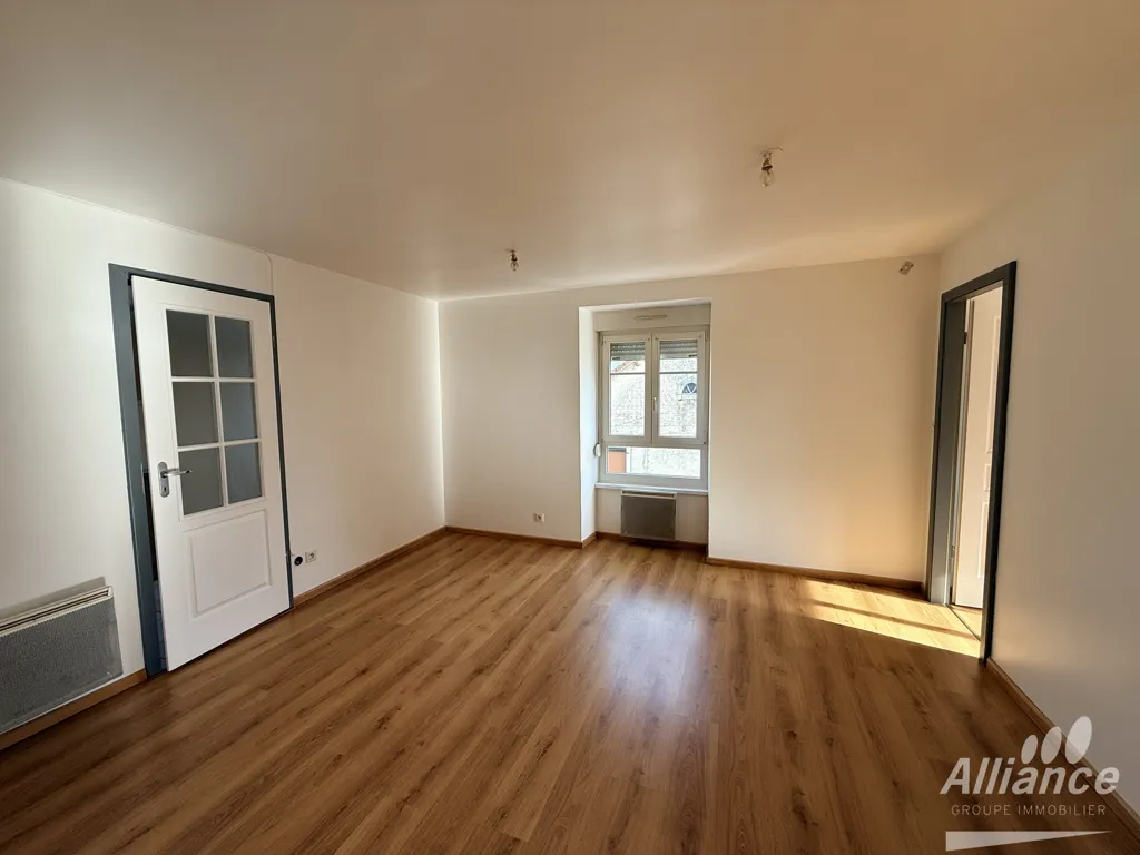 Toad - Bright 3-Bed Apartment in Étouvans