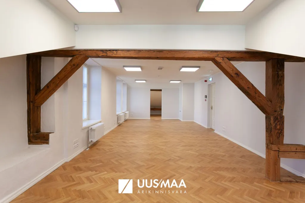 Entrée - Modernised Office Space in Old Town Tallinn