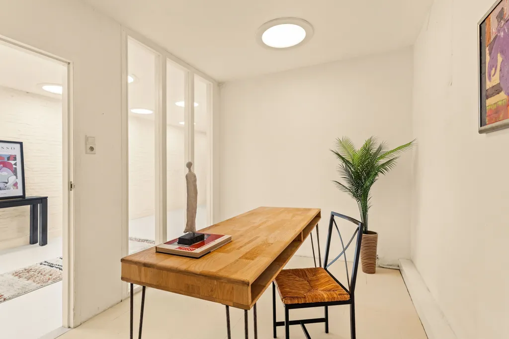 Office - Galerijflat with Garden at Lijnbaansgracht