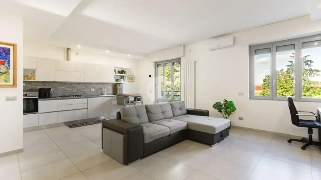 Elutuba - Rear-Facing Two-Bedroom Flat in Bollate