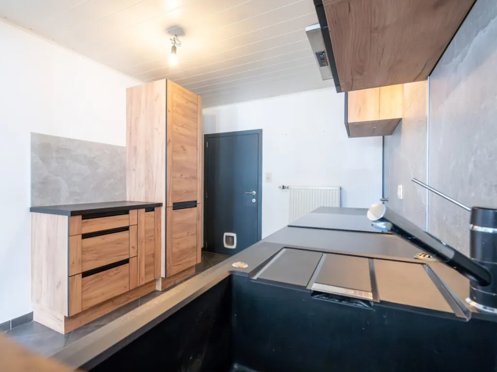 Cuisine - Maison Rénovée avec Terrasse au Centre de Corbion
