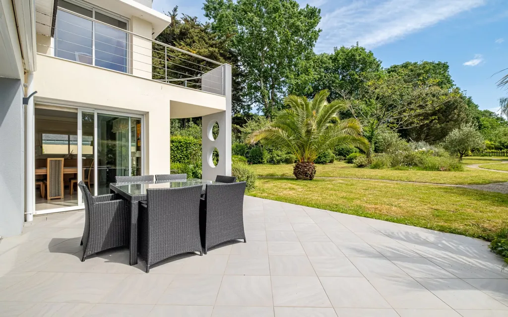 Terrazza - Architectural Villa with Garden in Pornichet