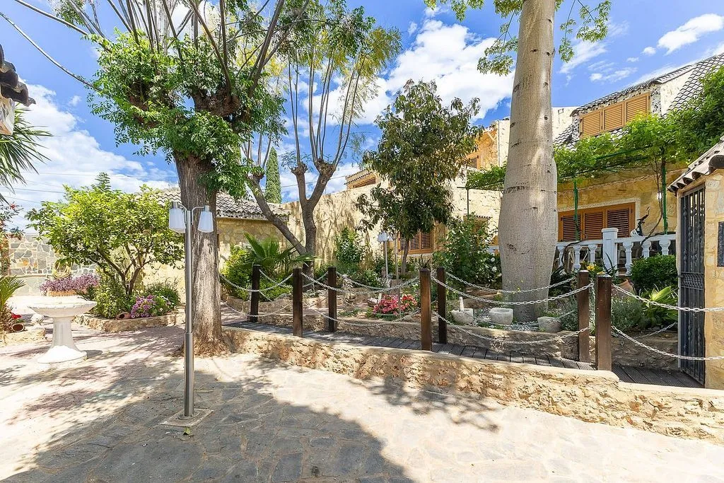 Jardin - Chalet with Pool and Terrace in L'Eliana