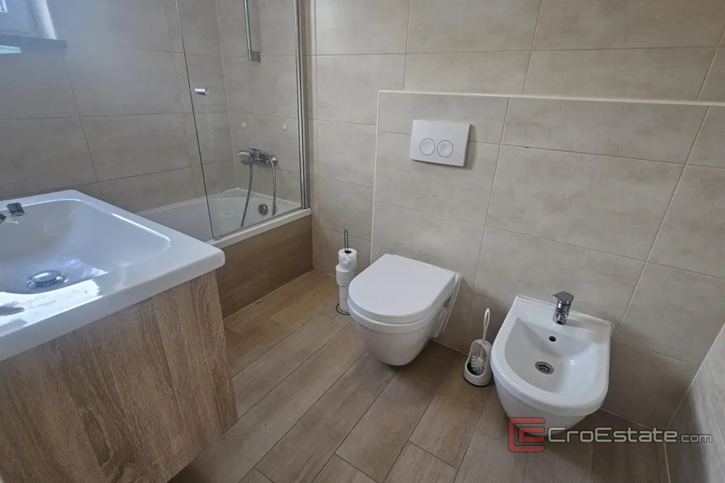Vannitoad - Apartment with Pool in Malinska, Krk