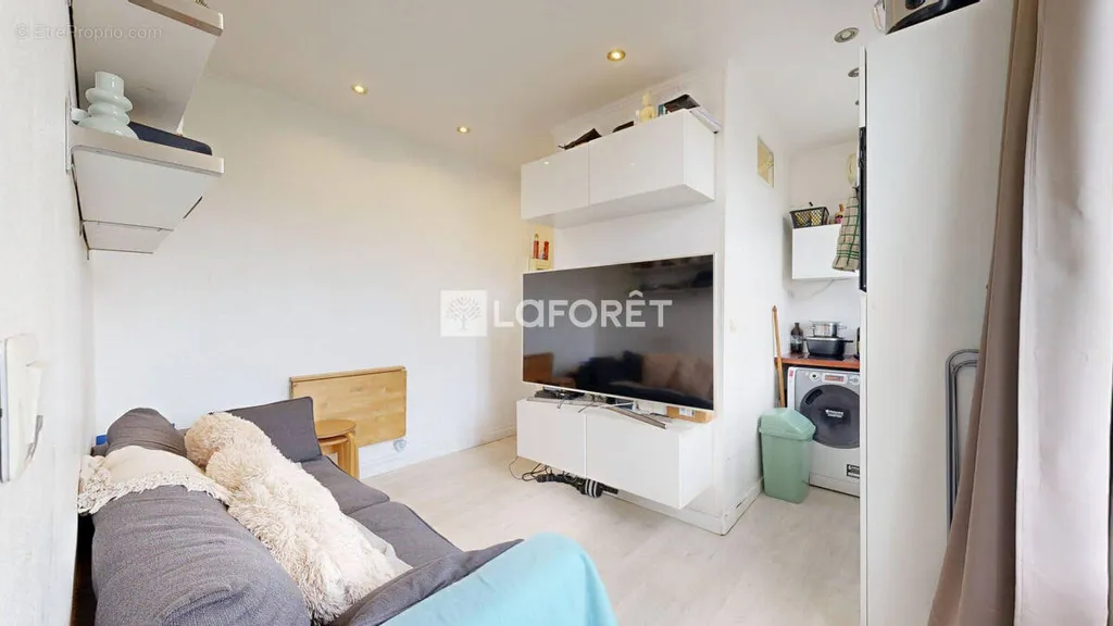 2-toaline korter asukohas Nanterre