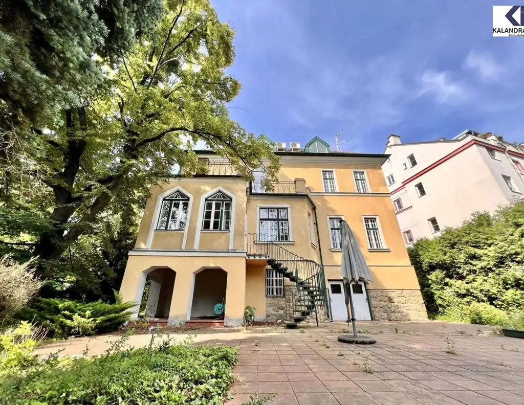 Exterior - Classical Altbau Villa with Terrace in Gersthof