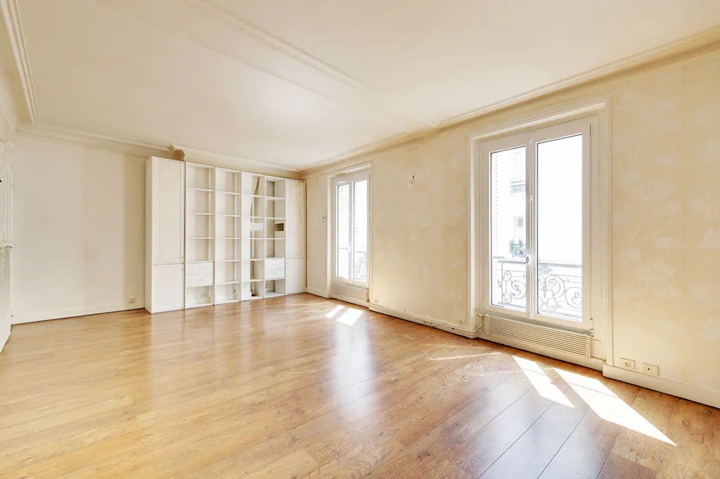 Living Room - 3-Bedroom Parisian Flat with South-West View