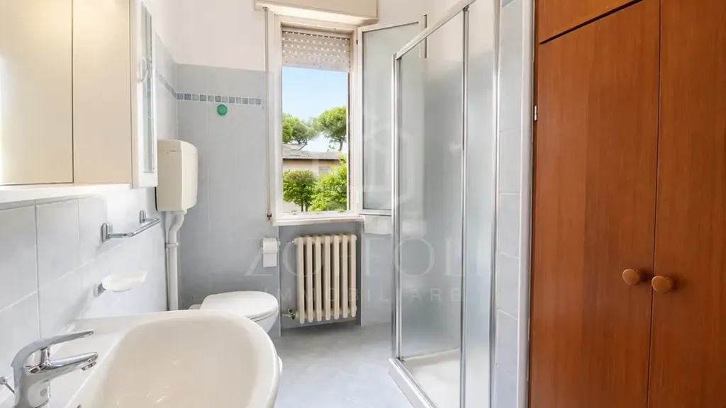Salles de bain - Bifamiliar Villa with Garden in Ravenna